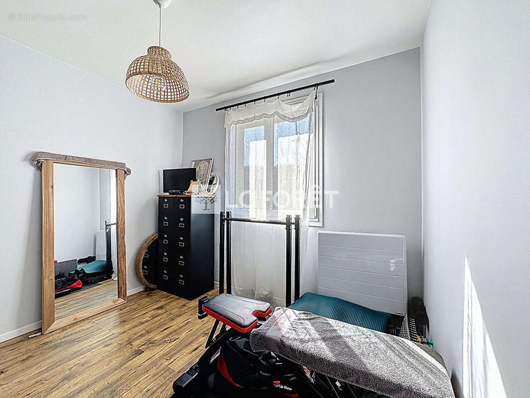 Maison à SAINT-JEAN-DE-THURIGNEUX