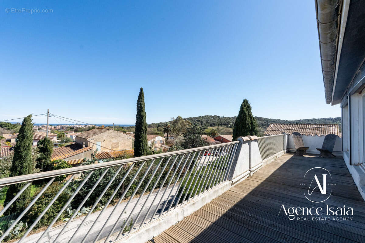 Maison 153 m² à Bormes-Les-Mimosas  - photo 2