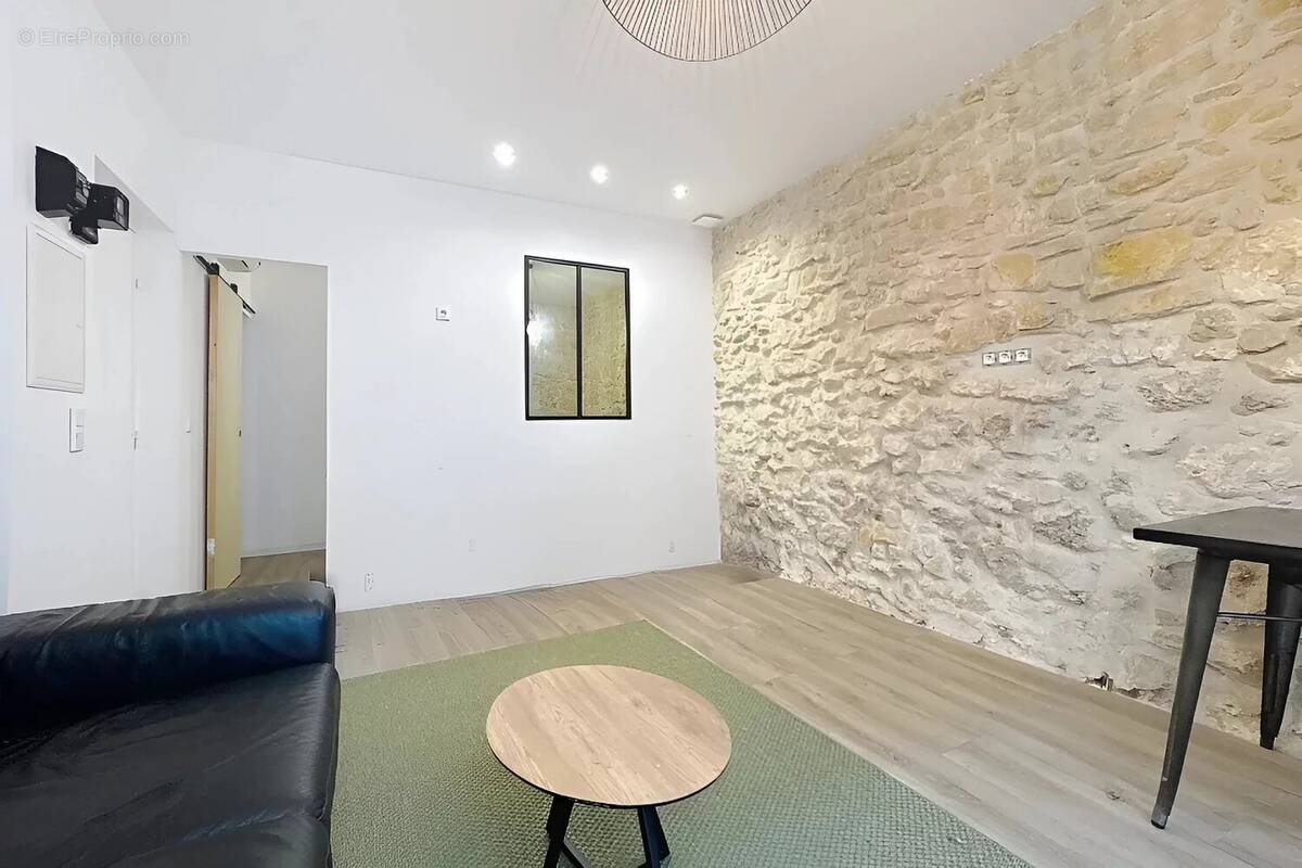 Appartement à MARSEILLE-5E