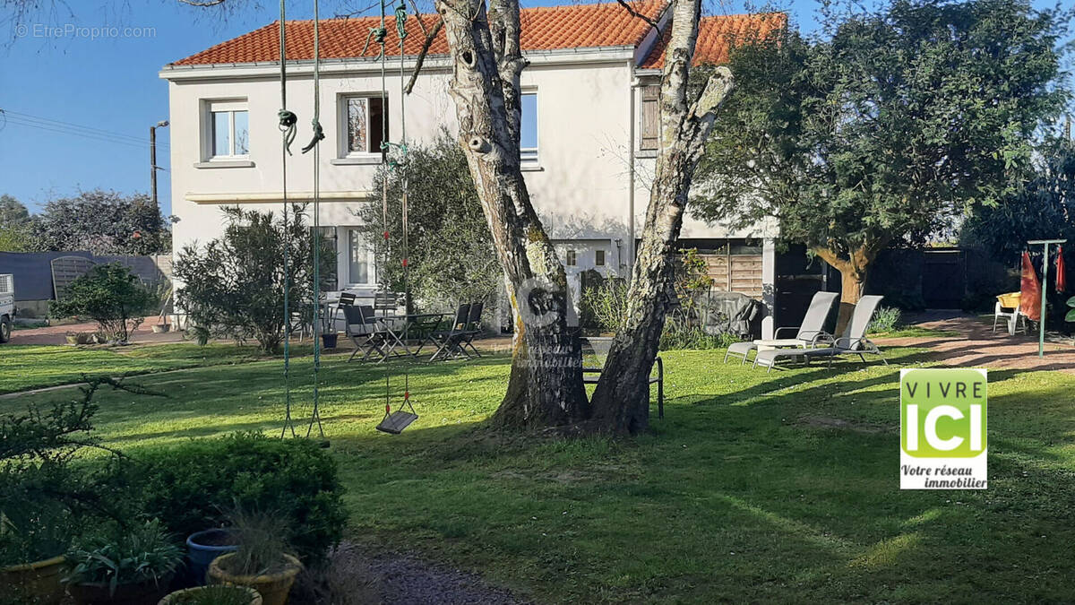 Maison à SAINT-JULIEN-DE-CONCELLES