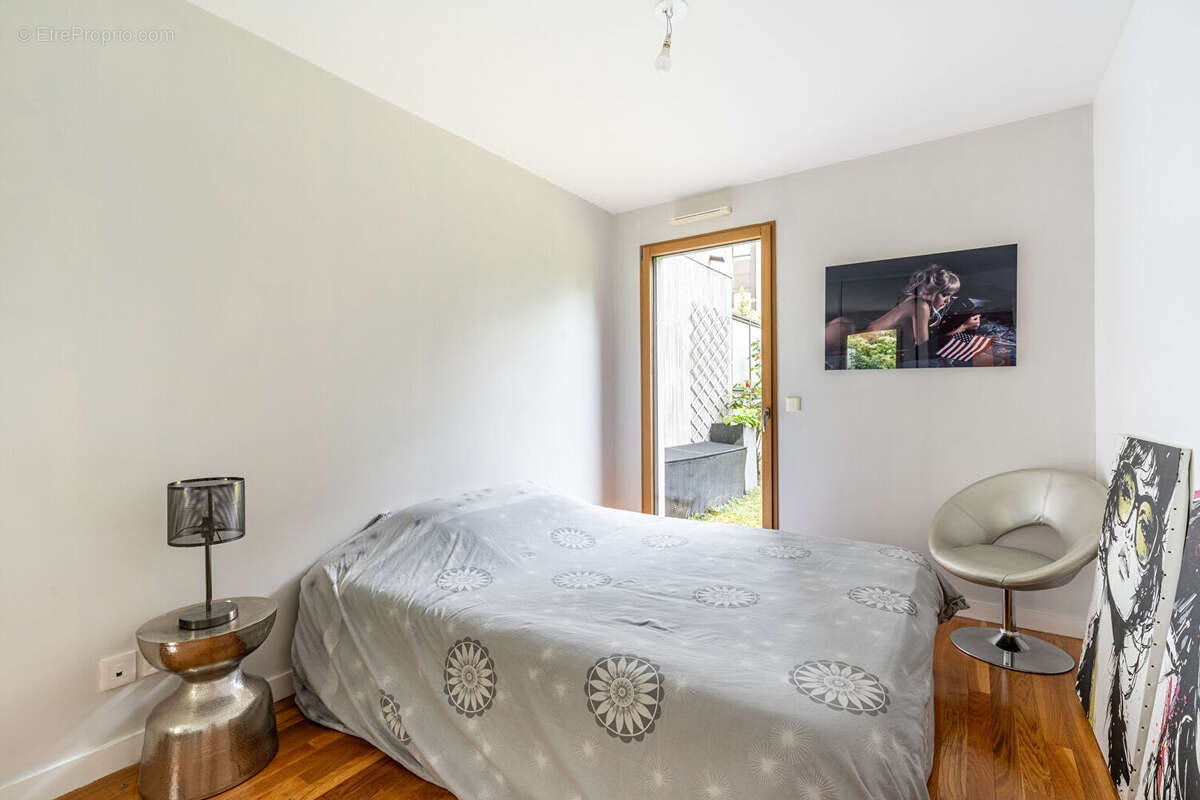 SOUS COMPROMIS Rez-de-Jardin de 4 pièces - Ecully - photo 9