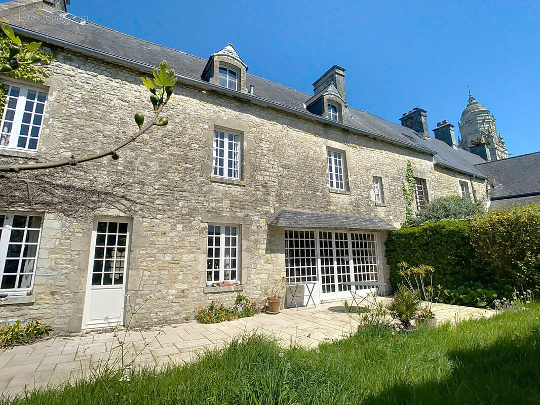 Maison à SAINTE-MARIE-DU-MONT