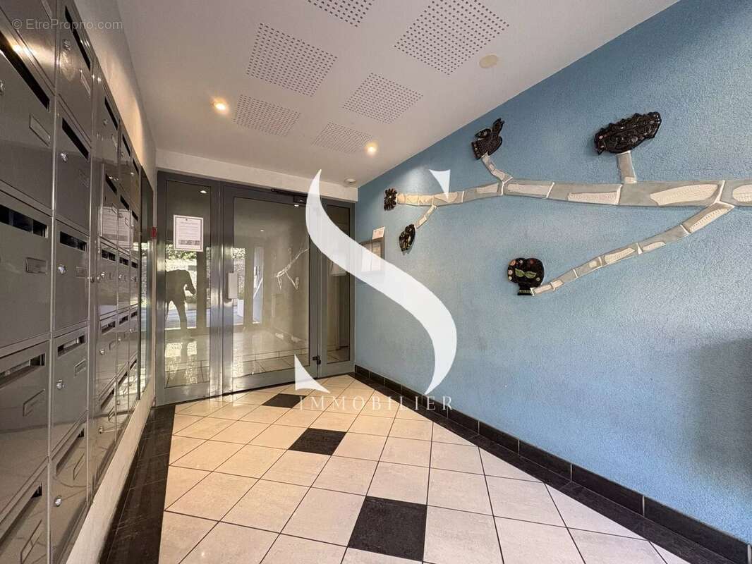 Appartement à VALLAURIS