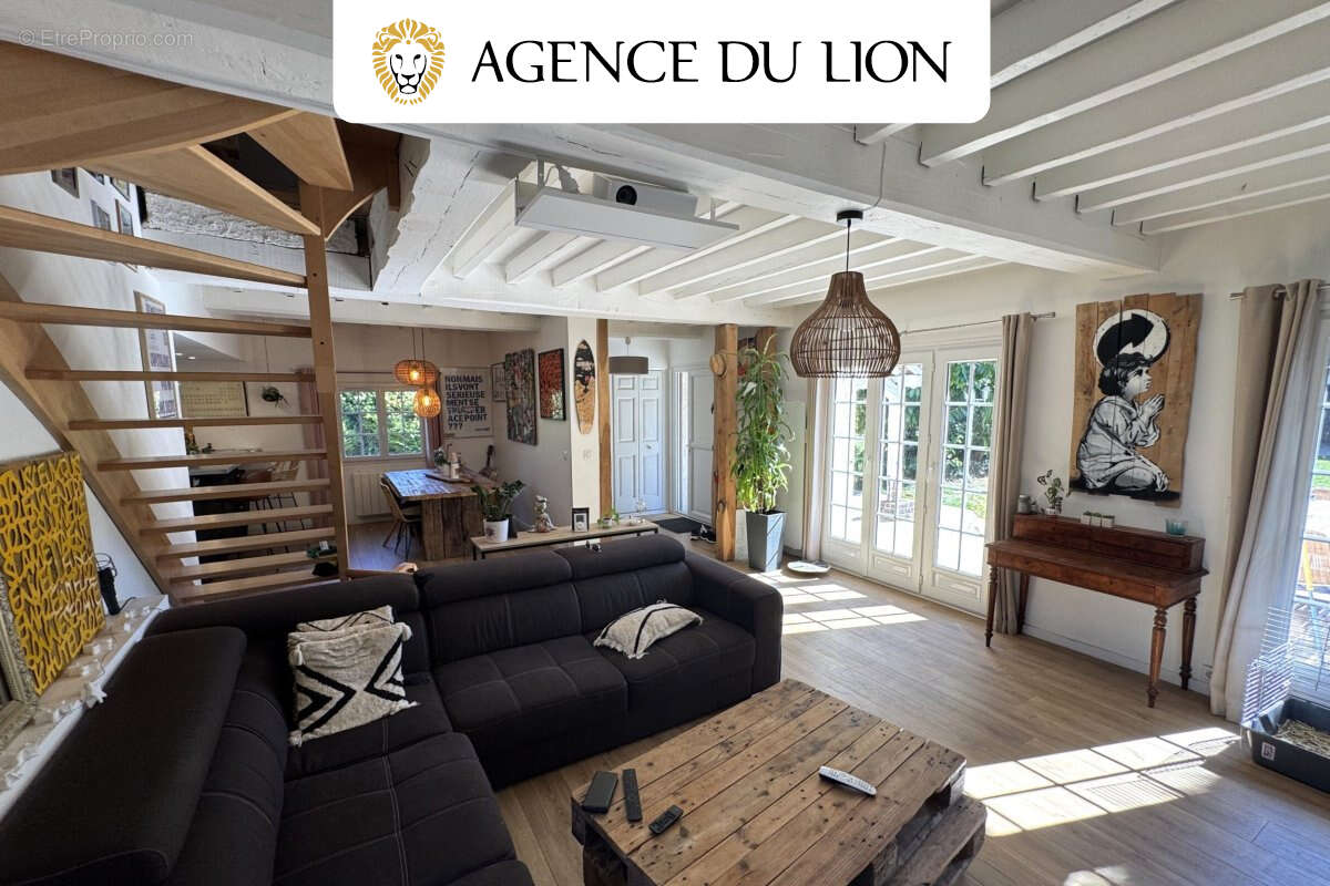 Maison à CHERISY