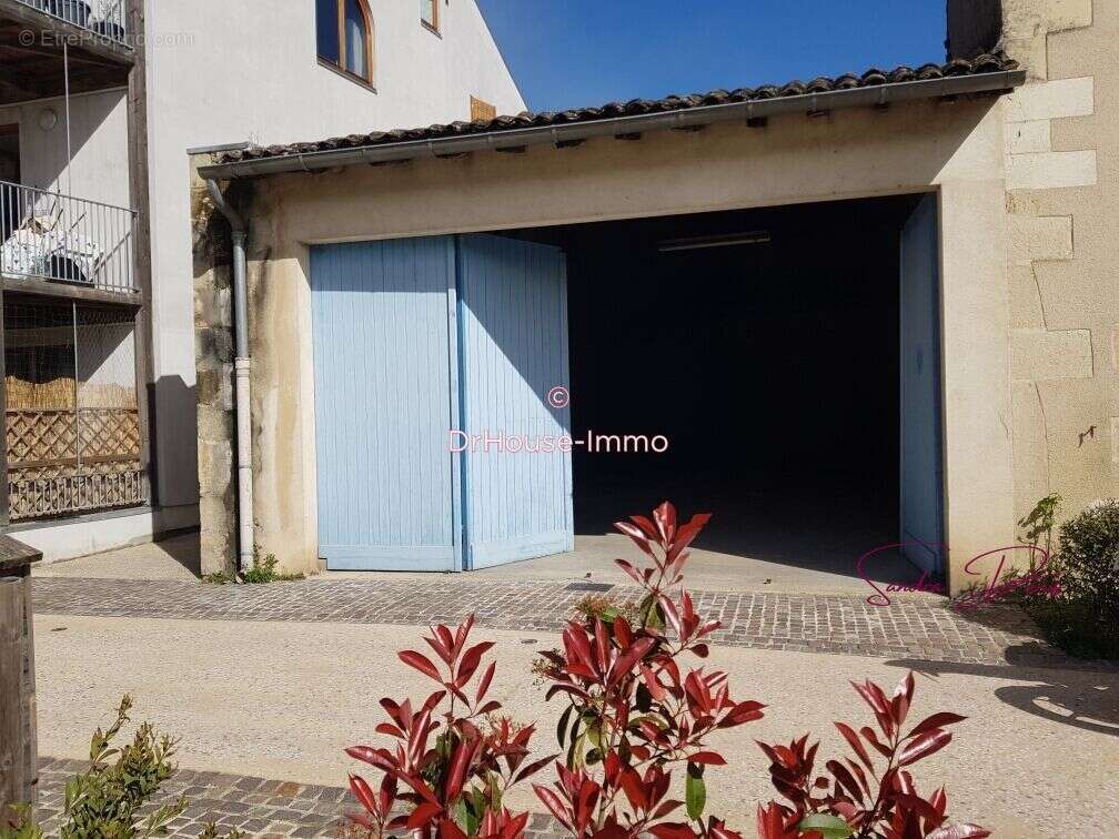 Parking à LA REOLE
