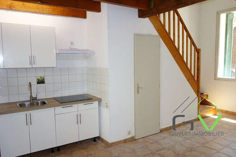 Studio + mezzanine - Appartement à NIMES
