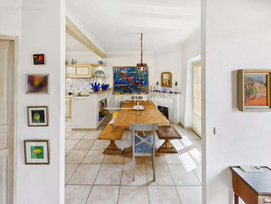 Appartement à TOURRETTES-SUR-LOUP