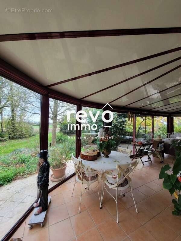 Maison à SAINT-REMY-EN-MAUGES