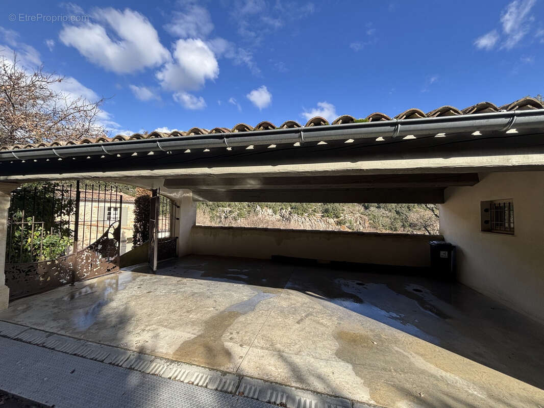Maison à GOUDARGUES