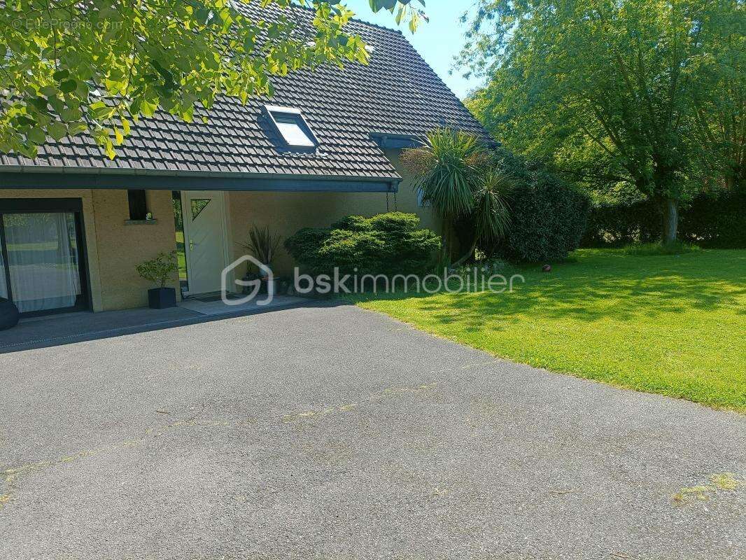 Maison à LAA-MONDRANS