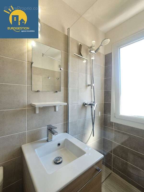 PROCHE RICHELIEU appartement 1 petite chambre + Piscine +parking - photo 9