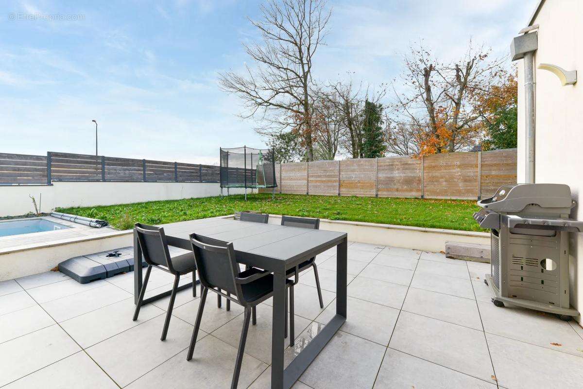 Maison à TREILLIERES