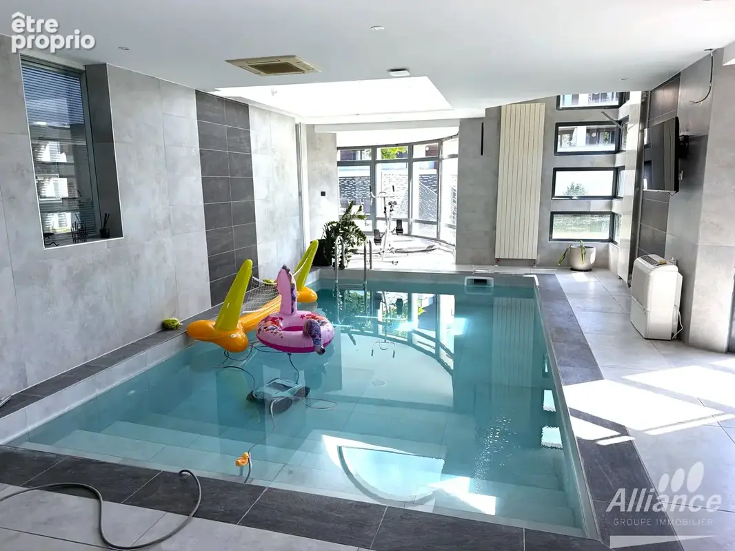 Maison coup de cœur DELLE - Plain-pied, 320 m2 hab., jardin, terrasse, piscine - photo 10