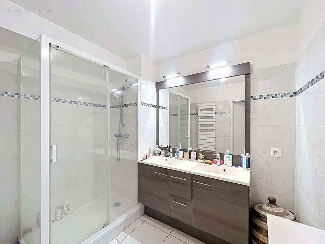 Appartement à LE PLESSIS-ROBINSON
