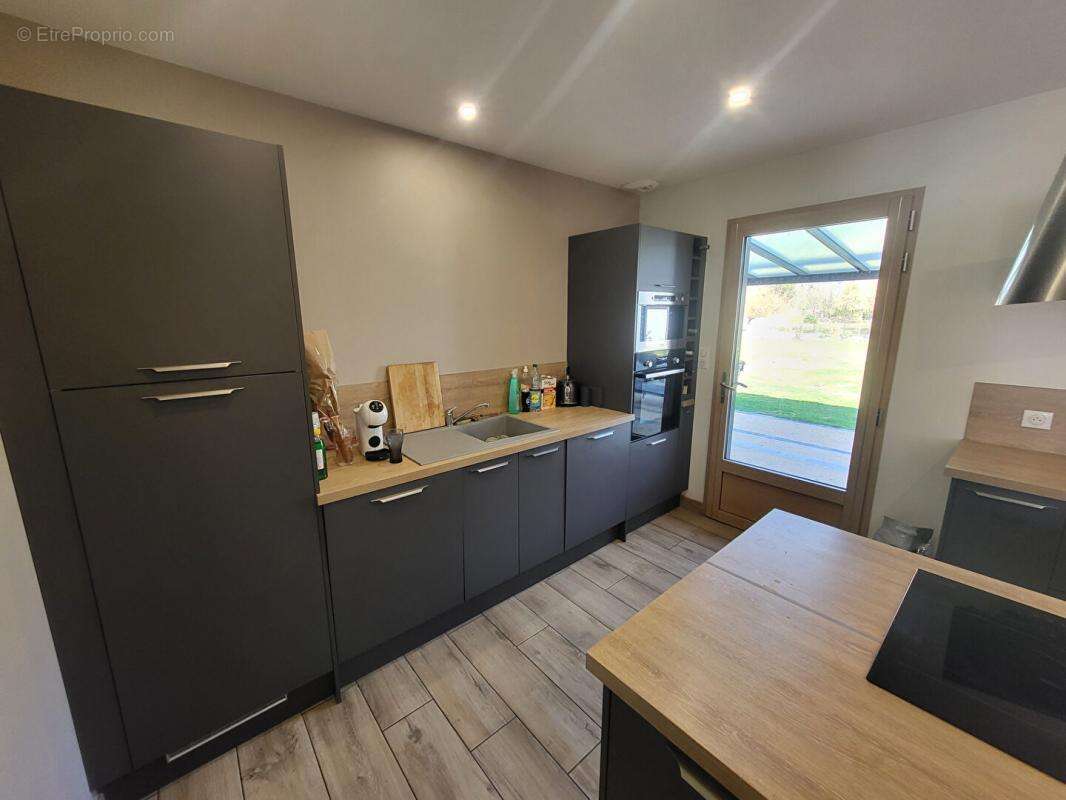 Maison à VITZ-SUR-AUTHIE