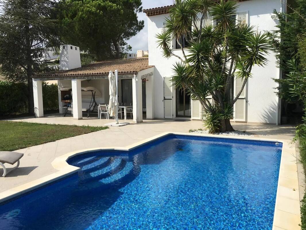 Maison à VILLENEUVE-LOUBET