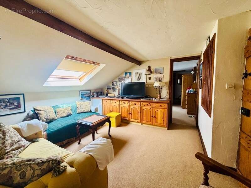 À VENDRE MAYENNE – Manoir d’exception du XIIIe siècle sur 3 hectares – Gîte ou demeure familiale de charme - photo 12
