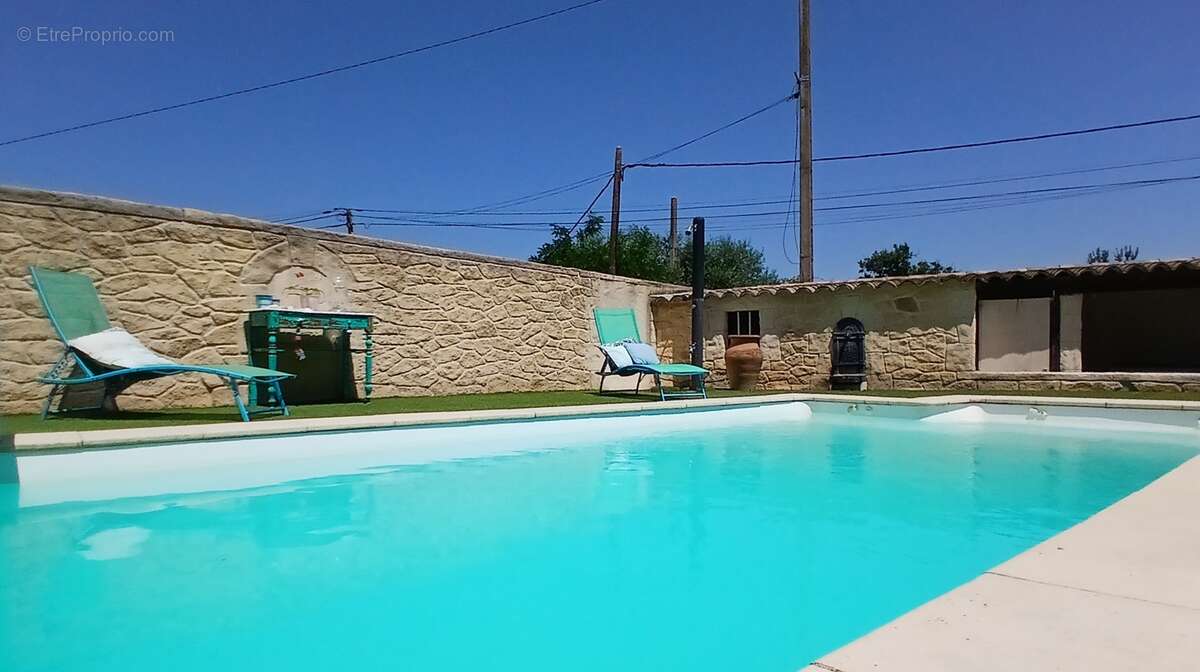 Agréable villa avec 4 chambres et 3 salles et piscine chauffée. - photo 4