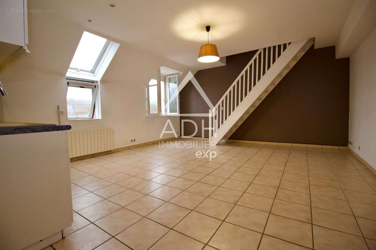Appartement à JOUARS-PONTCHARTRAIN
