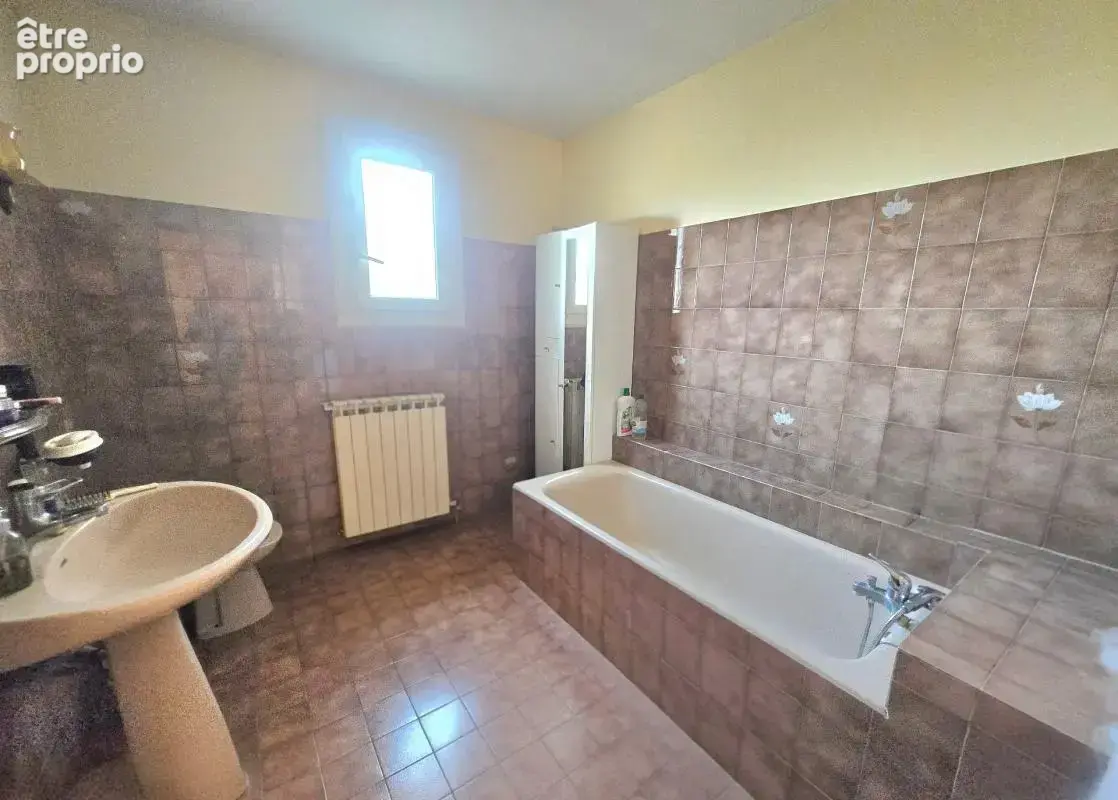 Maison familiale 127 m² avec piscine & grand terrain à Fos-sur-Mer – 4 Ch, Garage & Véranda - photo 25
