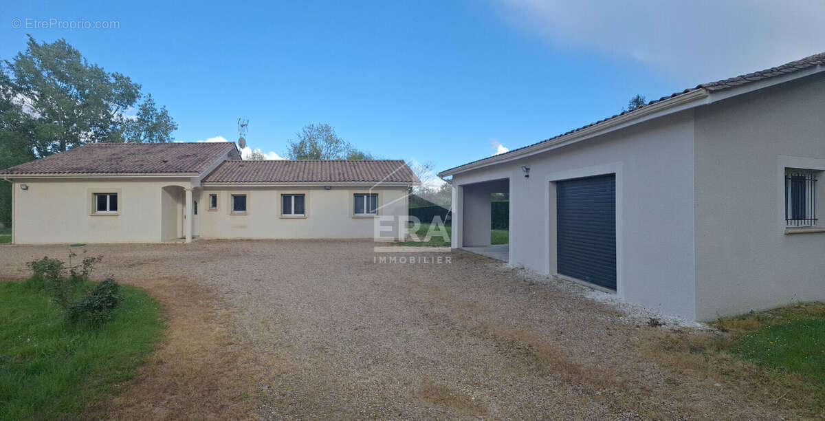 Maison à MENESPLET