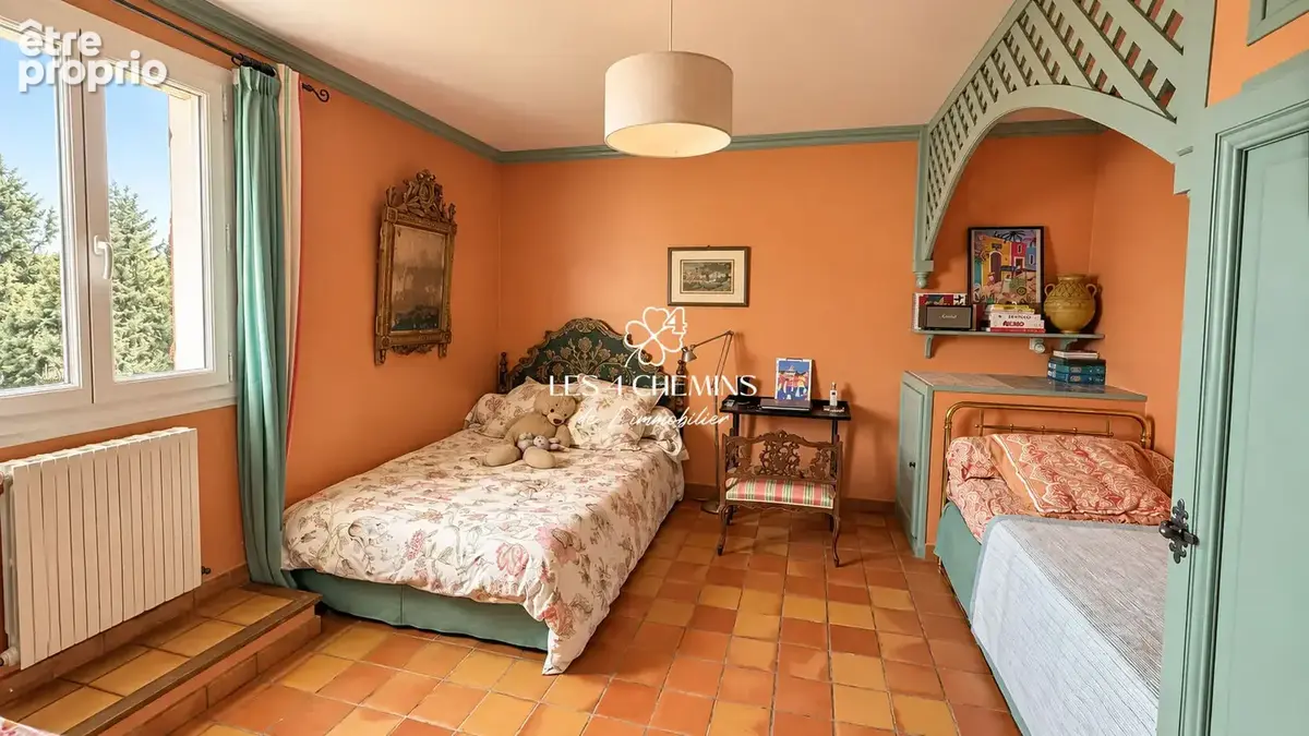 A vendre bastide d'environ 250 m²  6 pièces + T2 sur 4000 m2 - photo 8
