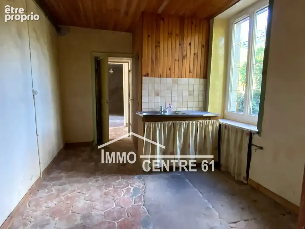 Longère à rénover et dépendances sur 5600m2 de terrain - photo 11