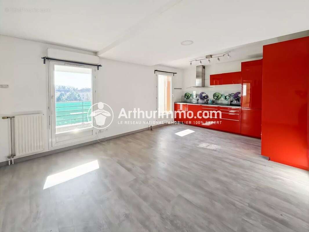 Appartement à SAINT-PIERRE-DU-PERRAY