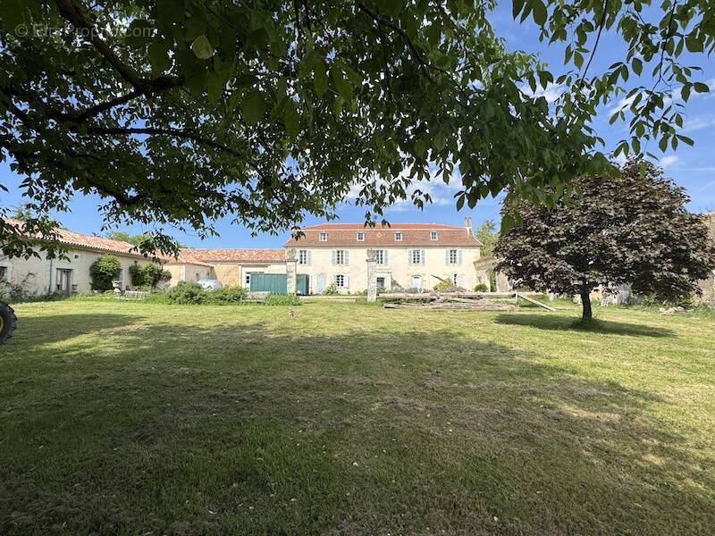 Maison à VANXAINS