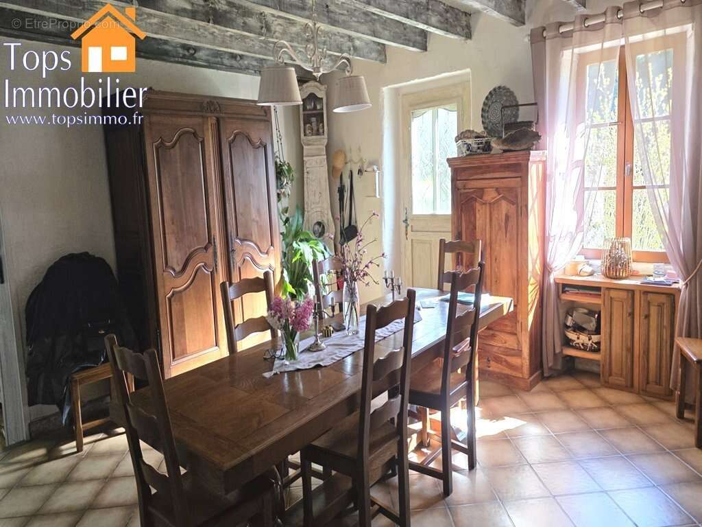 Maison à PRIVEZAC