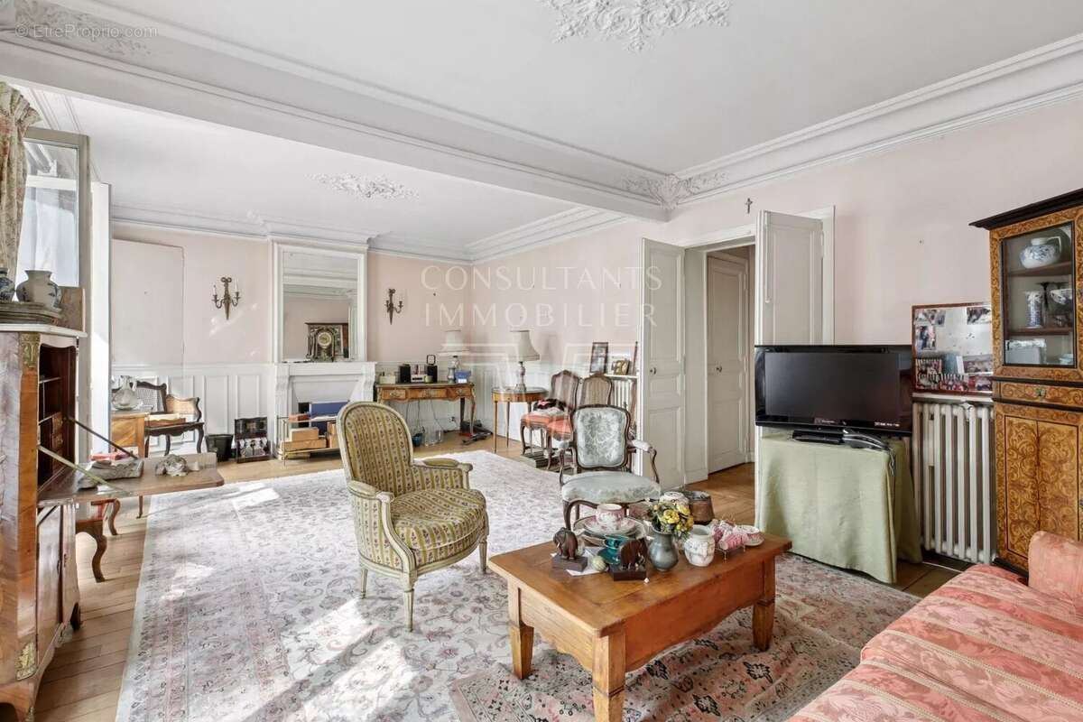 Appartement à NEUILLY-SUR-SEINE