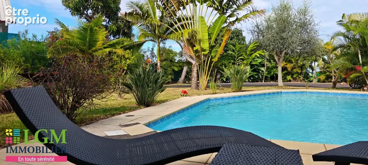 Grande villa avec piscine sur magnifique terrain paysager à l'entrée de St-Gilles les hauts - photo 3