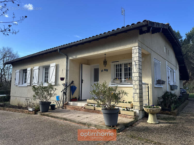 Maison à MONCLAR