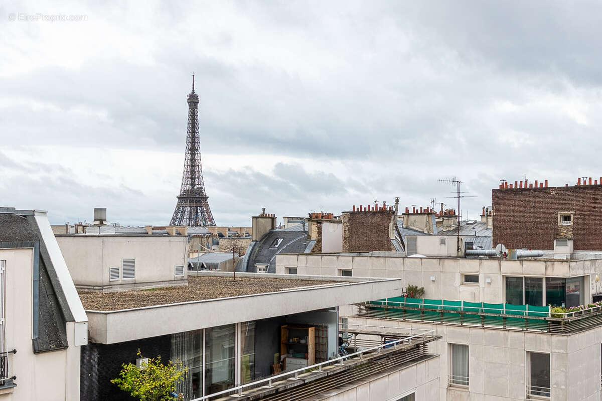 Appartement à PARIS-16E