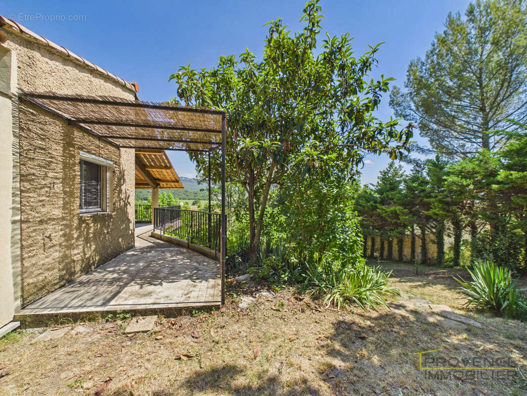 Maison à CHAROLS
