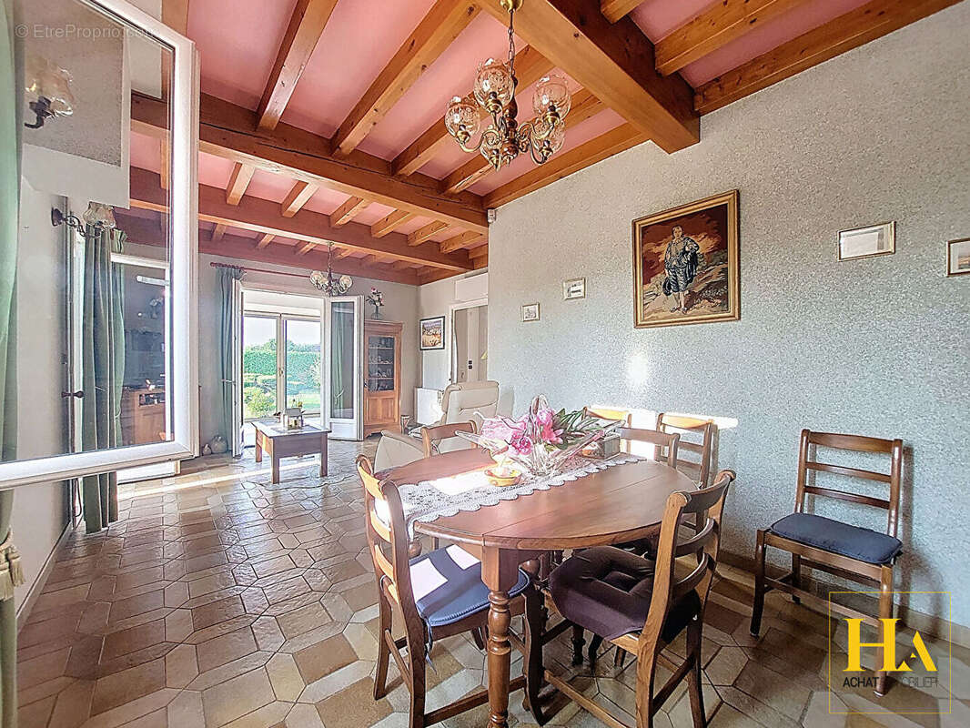 Maison à CHATEAUNEUF-SUR-ISERE