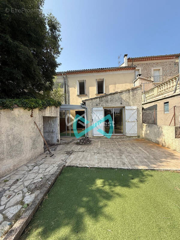 Maison à NEBIAN