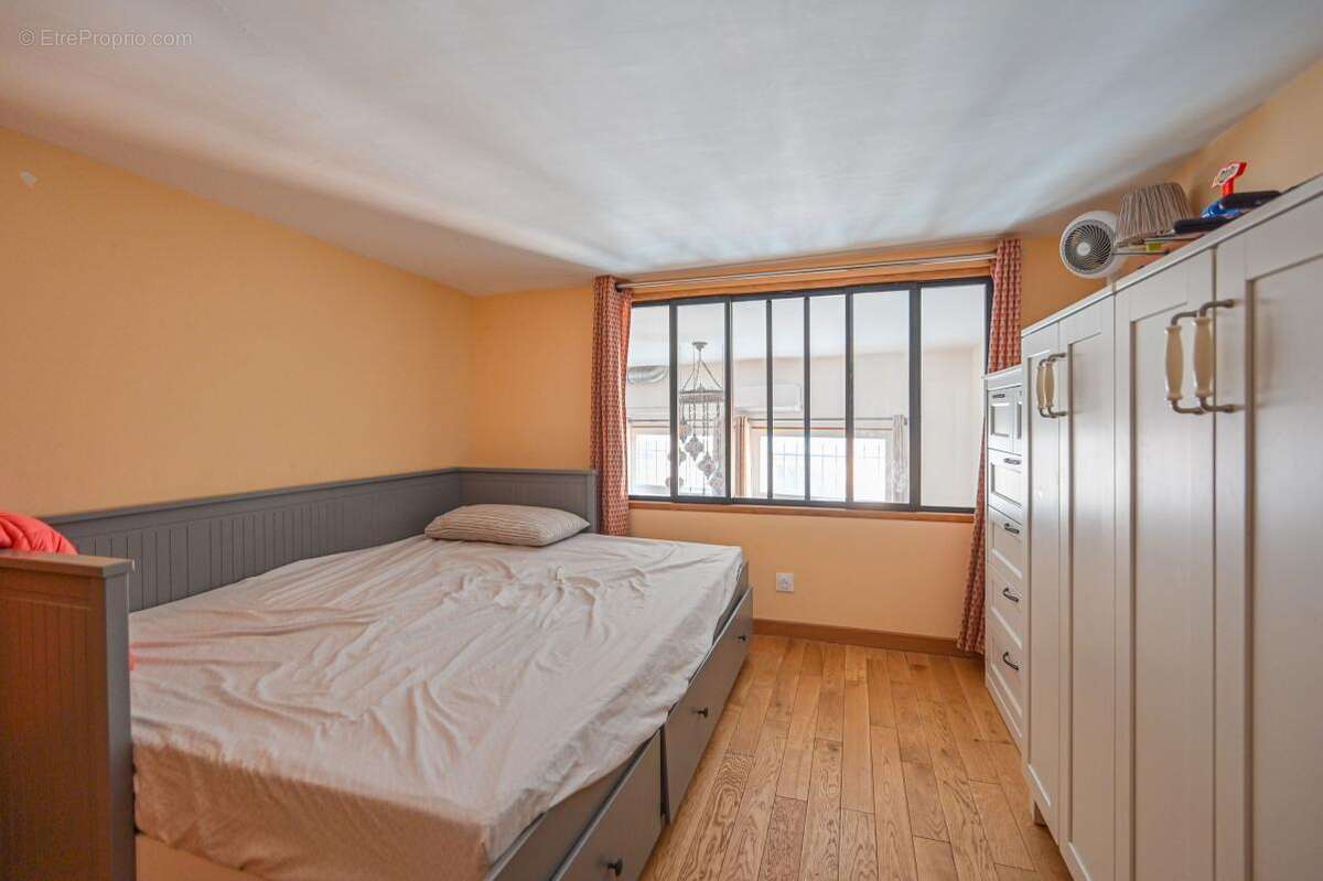 Appartement à PARIS-19E