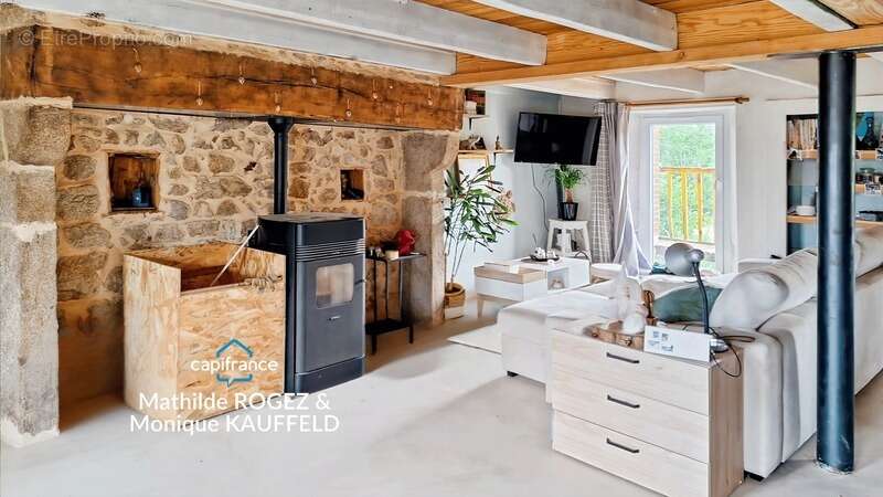 Maison à TOURS-SUR-MEYMONT