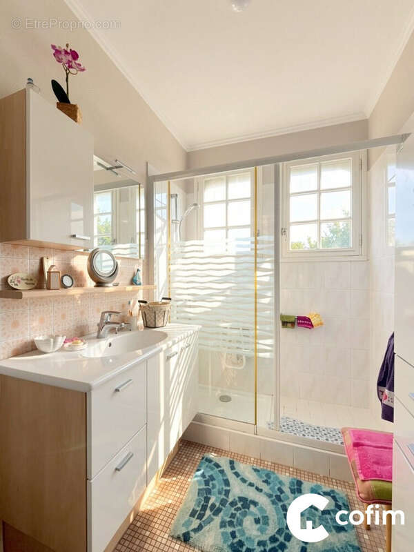 SALLE D'EAU  - Maison à TARBES