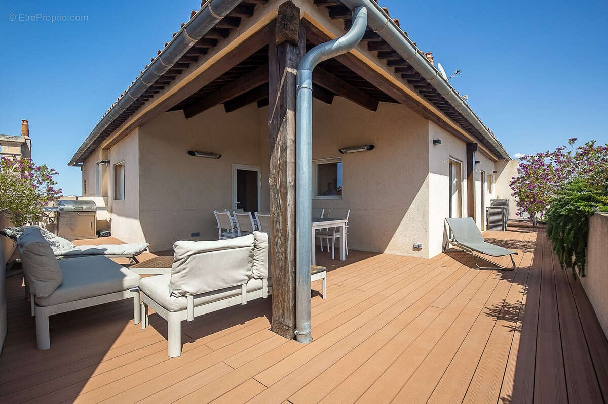 Appartement à MARSEILLE-6E