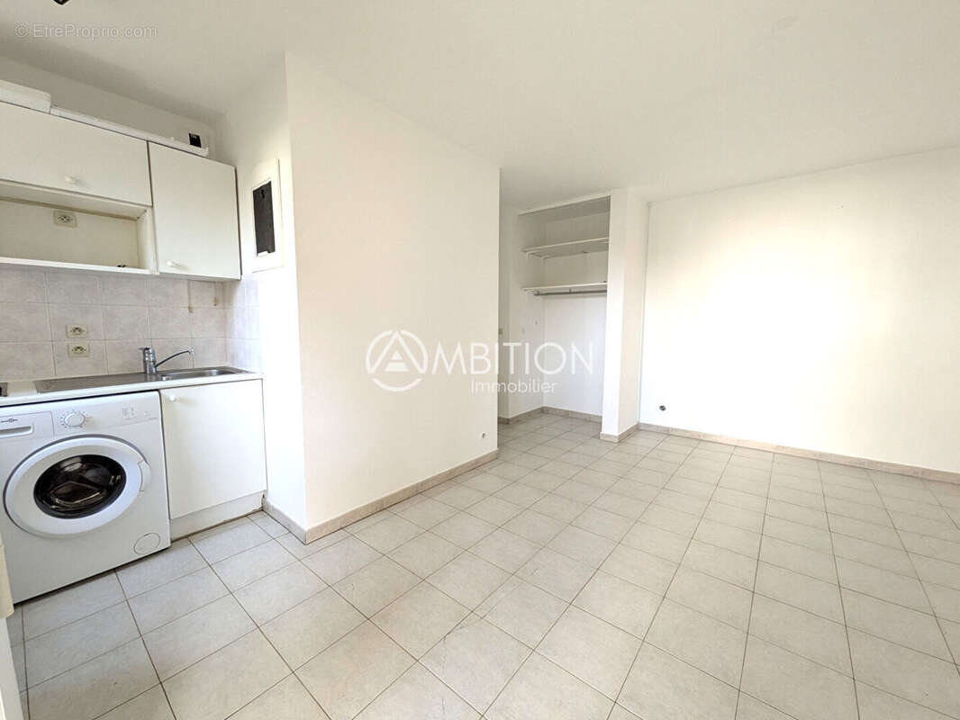 Exclusivité AMBITION IMMOBILIER : Charmant appartement 2 pièces en rez-de-chaussée à Fréjus, bord de mer - photo 4
