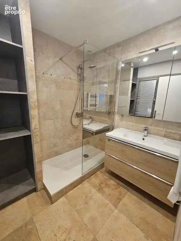 Maison de ville entièrement rénovée - photo 3