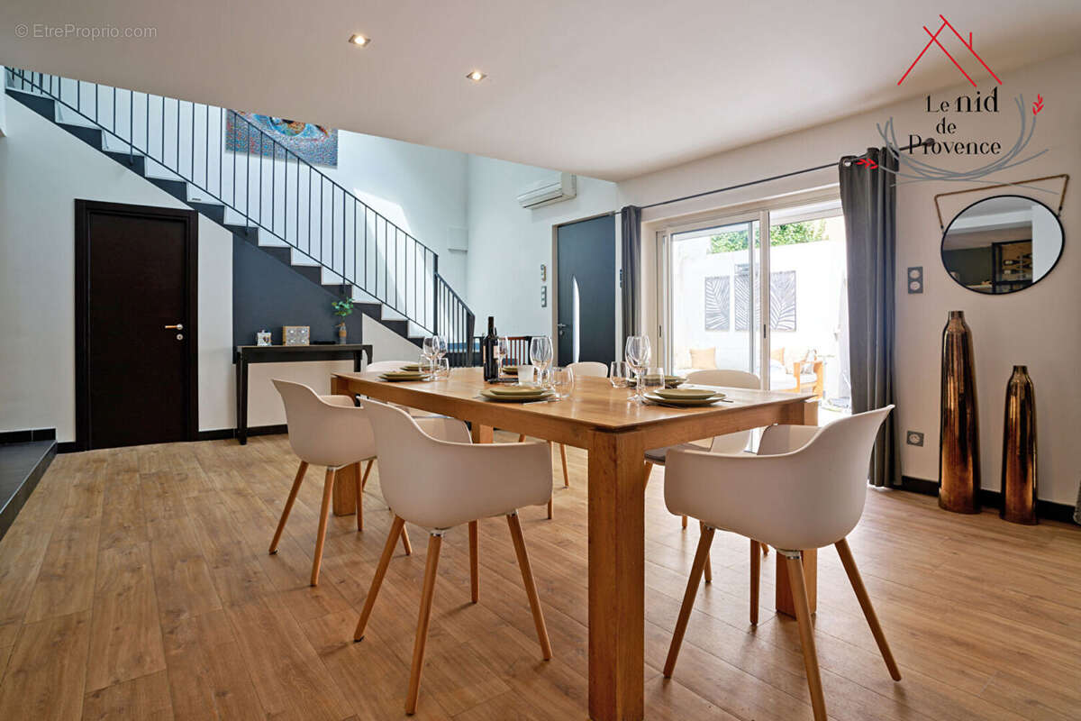Maison à MORIERES-LES-AVIGNON
