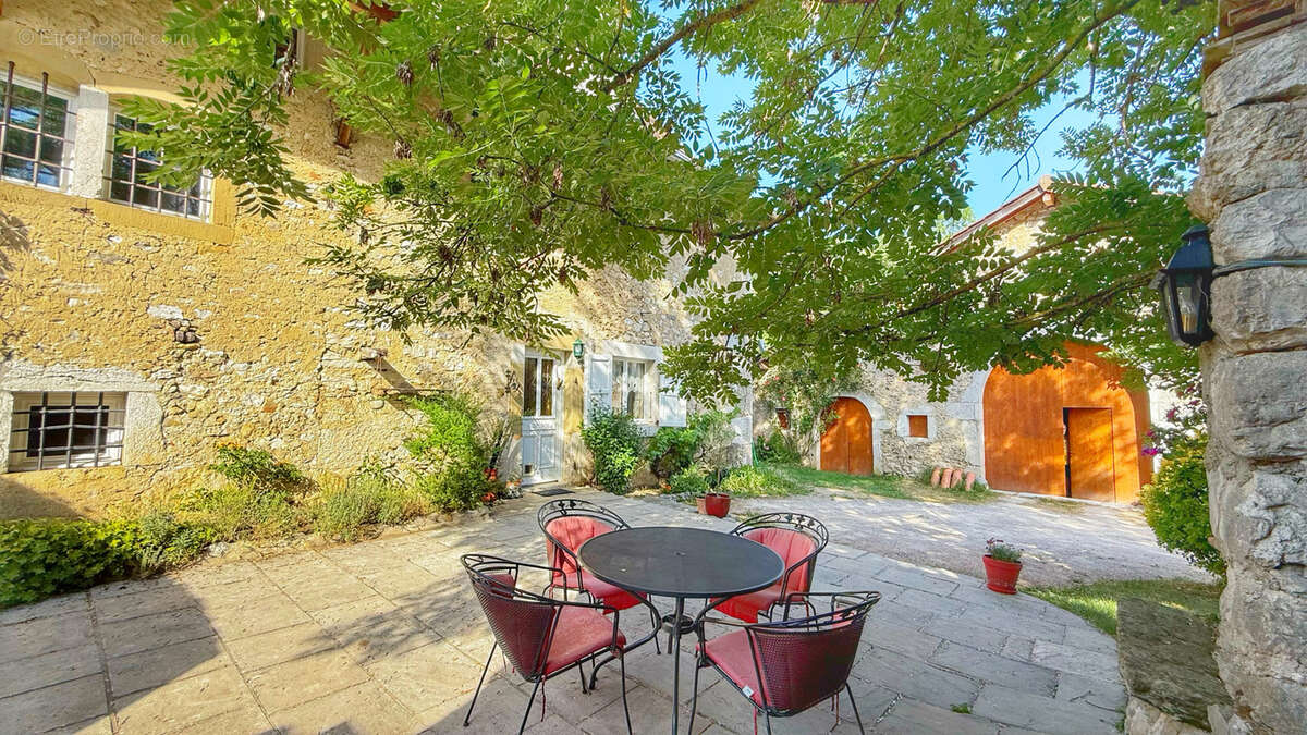 Maison à SAINT-AUPRE