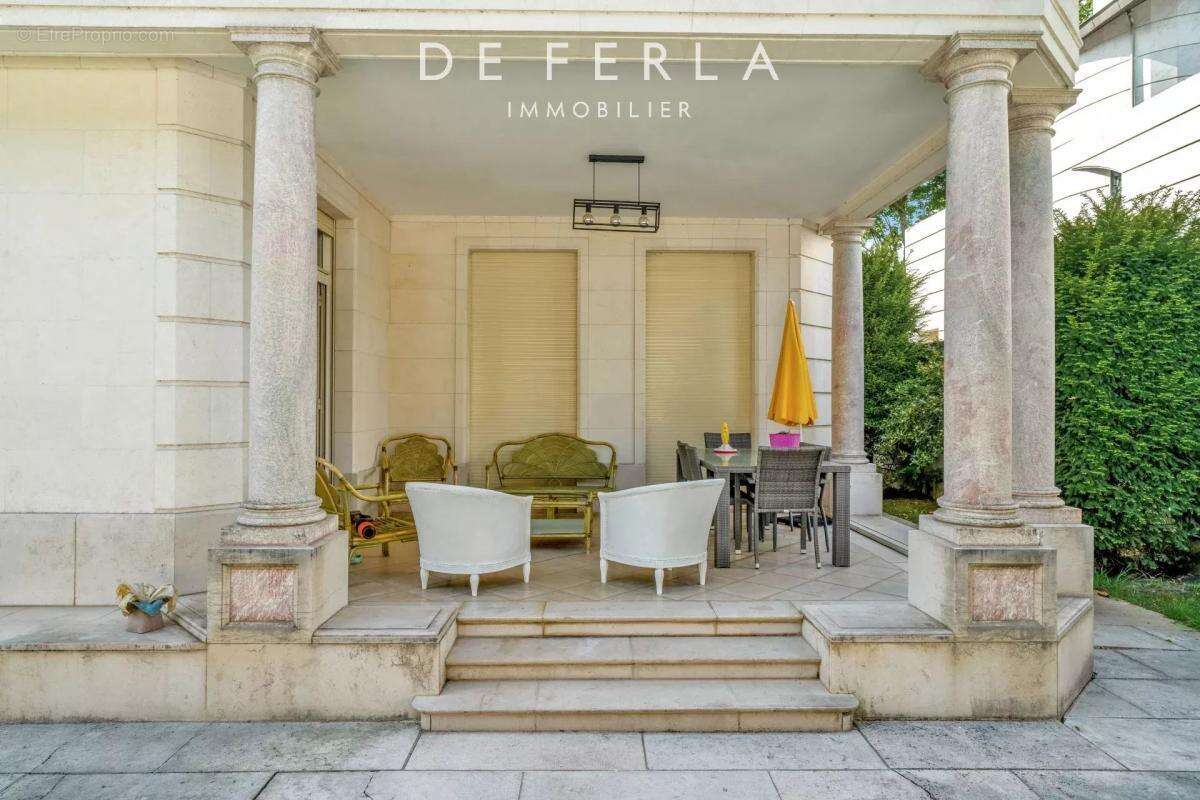 Maison à SAINT-MAUR-DES-FOSSES