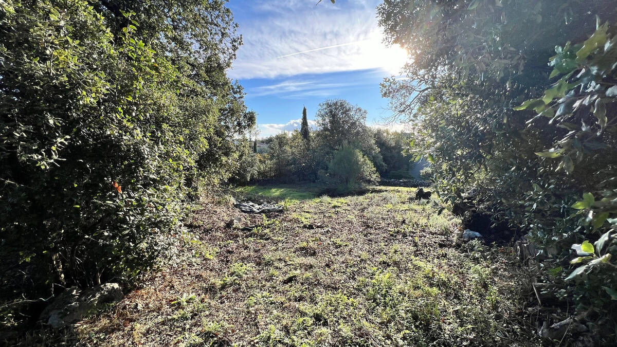 Terrain à GATTIERES