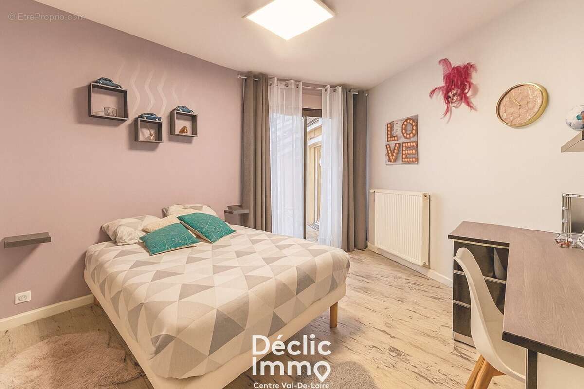 Maison à SAINT-CYR-SUR-LOIRE