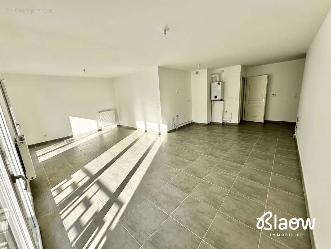 Appartement à MEYZIEU