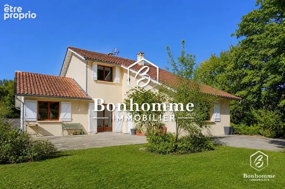 Maison à SAINT-MORILLON